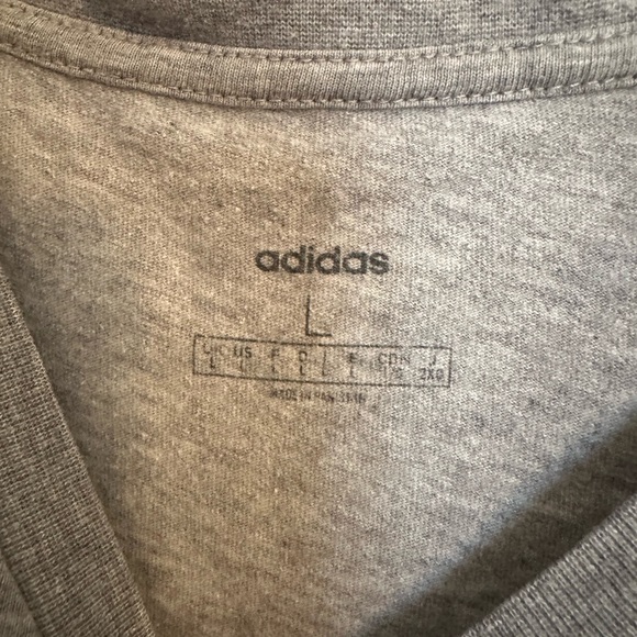 Adidas logo T-shirt - Picture 3 of 3